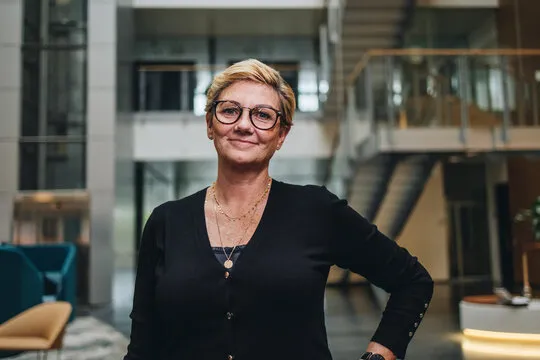 分析师头像占位图